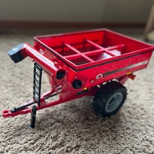 Red J&M 875 Grain Cart 1/16 Scale